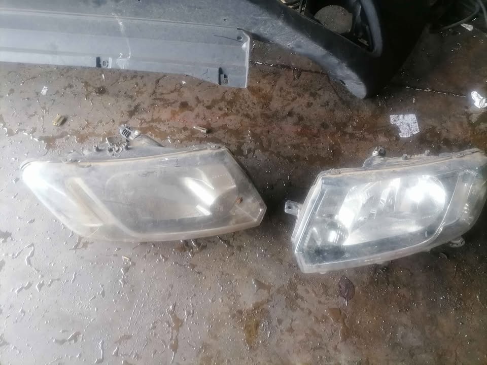 Renault Sandero Headlights - Private Seller Renault Sandero Headlights - Private Seller
