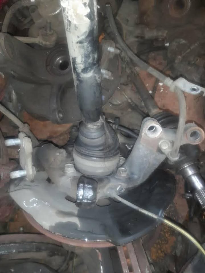 TOYOTA COROLLA QUEST HUB & DRIVE SHAFT - Private Seller TOYOTA COROLLA QUEST HUB & DRIVE SHAFT - Private Seller