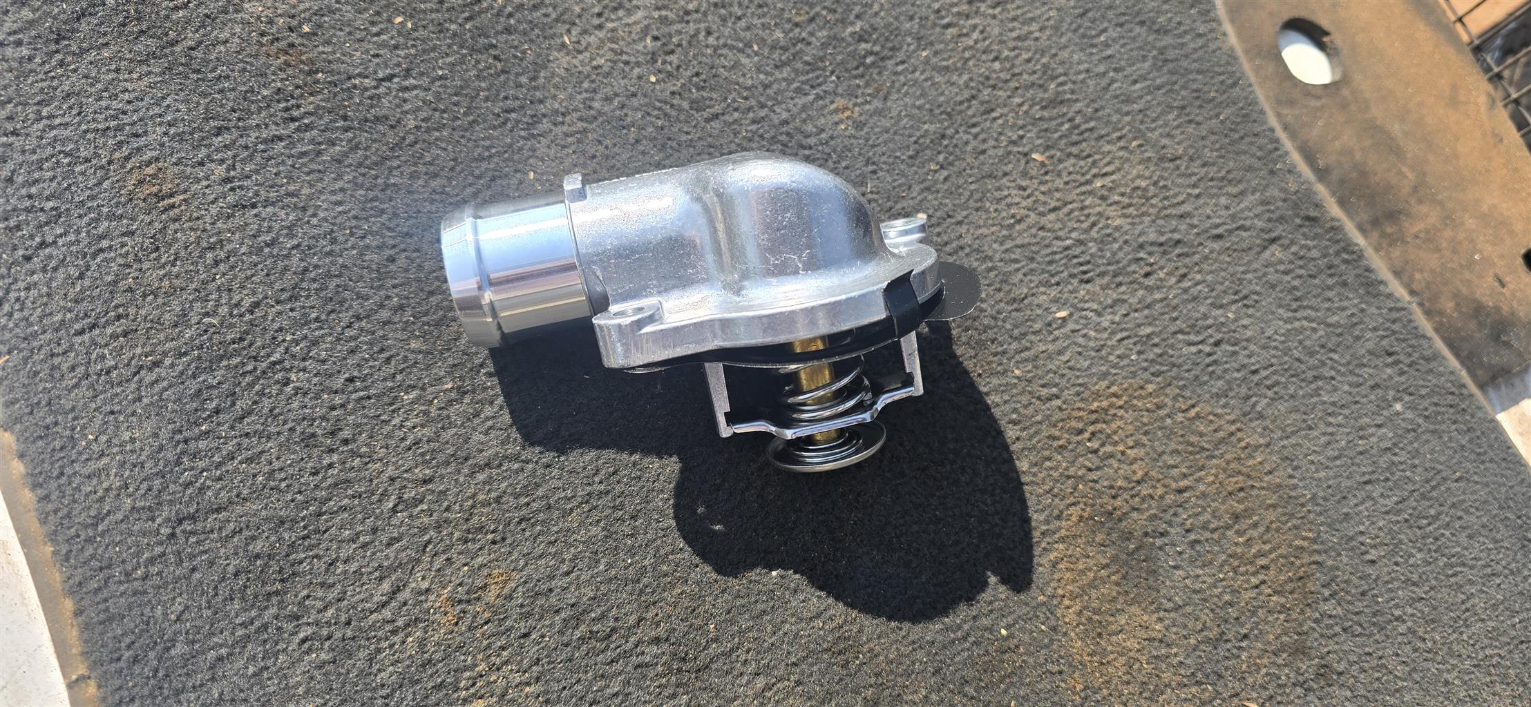 New stock arrivals  Thermostat vw t5 2.5 tdi AXE AXD - Private Seller