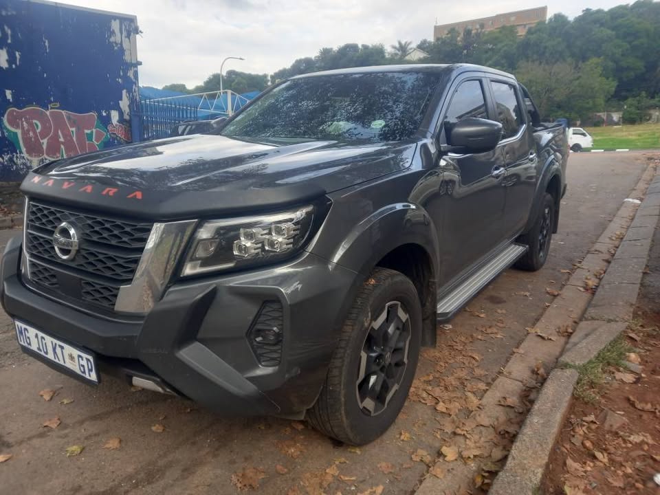 2024 Nissan Navara 2.5 4x2 Double cab, Automatic, Grey, Leather seats, Service book