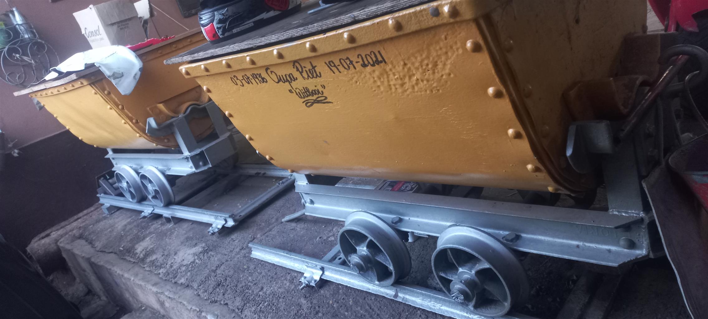 BARGAIN!!! 2×Vintage Koo-Koo pans