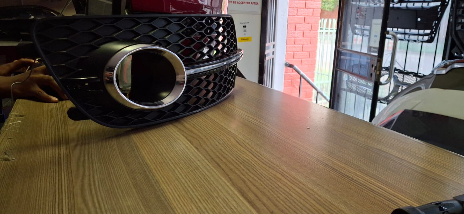 2016 AUDI Q5 FOGLIGHT COVER RIGHTSIDE FOR SALE IN EXCELLENT CONDITION - Private Seller 2016 AUDI Q5 FOGLIGHT COVER RIGHTSIDE FOR SALE IN EXCELLENT CONDITION - Private Seller