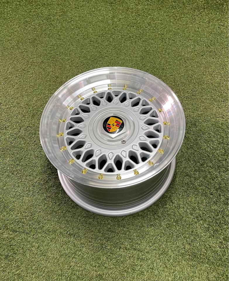 15 INCH PORSCHE MESH DESIGN RIM SET - Private Seller 15 INCH PORSCHE MESH DESIGN RIM SET - Private Seller