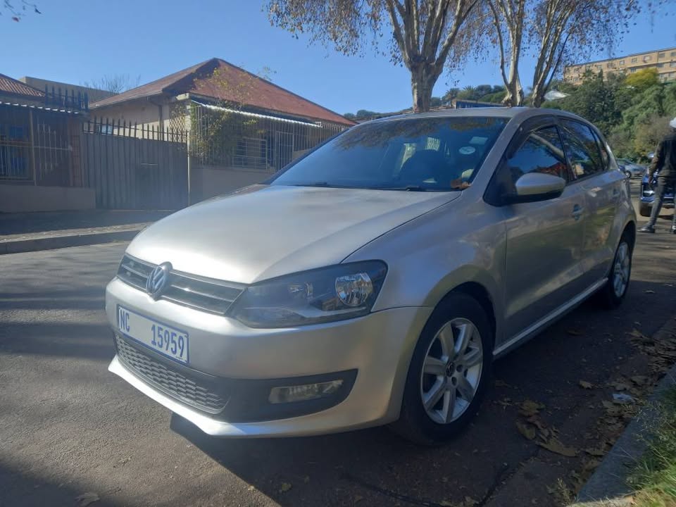 2010 VW Polo 6 1.4 Petrol,  Comfortline Petrol, Manuel, Silver, 82000kms