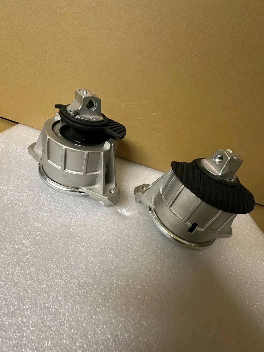 NEW ENGINE MOUNTINGS L&R FOR M156/M278/M157 ENGINE - Private Seller