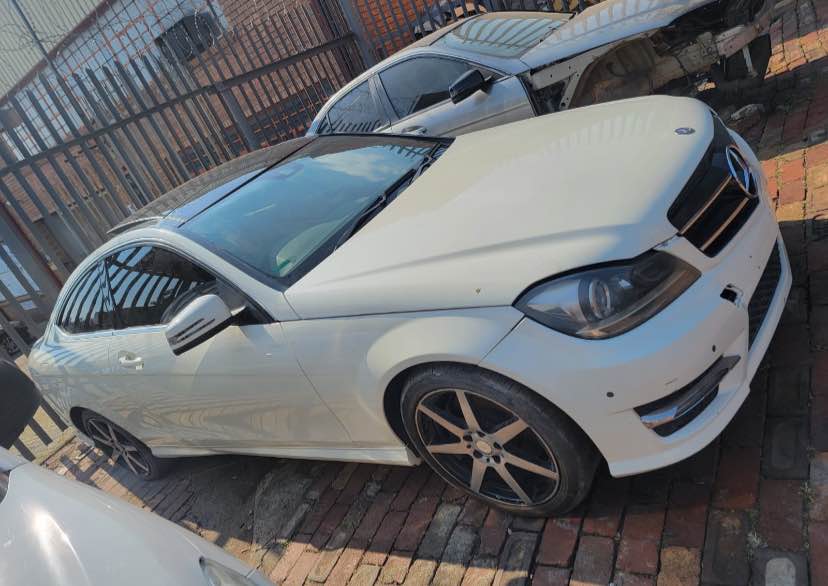 Mercedes Benz W204 facelift AMG for stripping