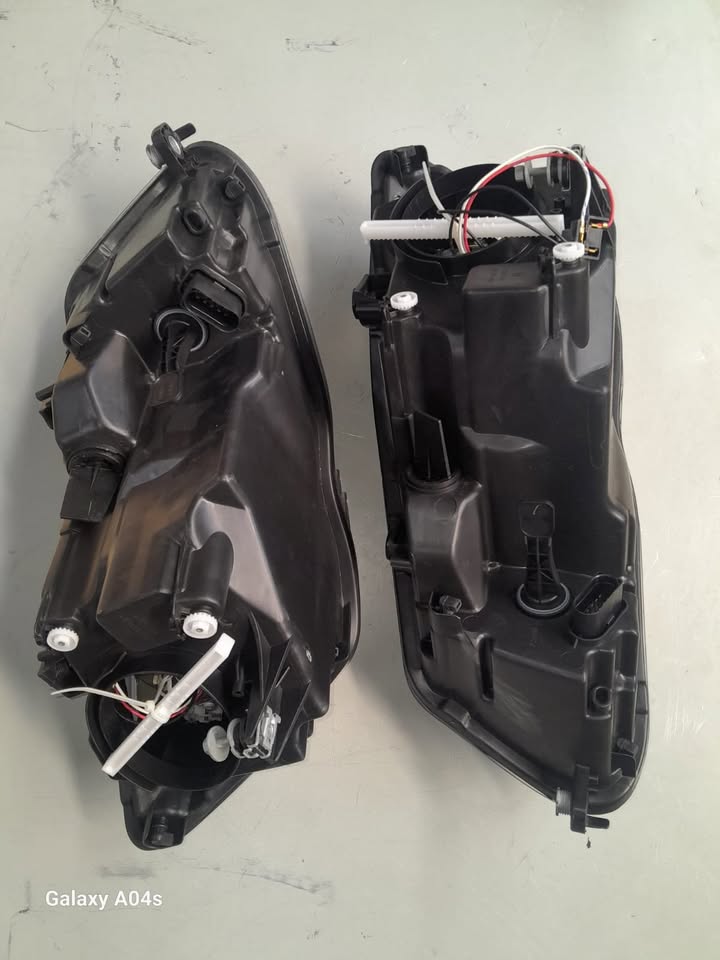 VW CADDY MK3 BOTH FRONT HEADLIGHTS 2010-2014 FOR SALE - Private Seller VW CADDY MK3 BOTH FRONT HEADLIGHTS 2010-2014 FOR SALE - Private Seller