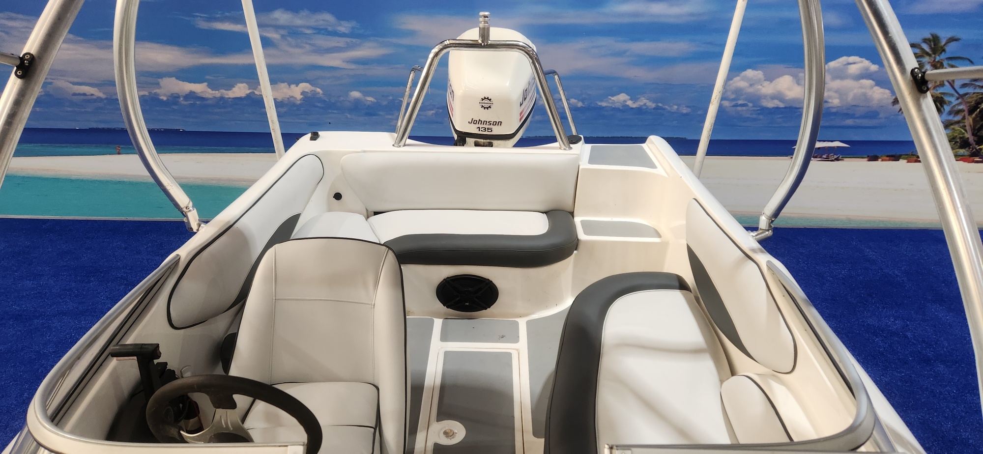 CLASSIC 170 ON TRAILER 135 HP JOHNSON V4