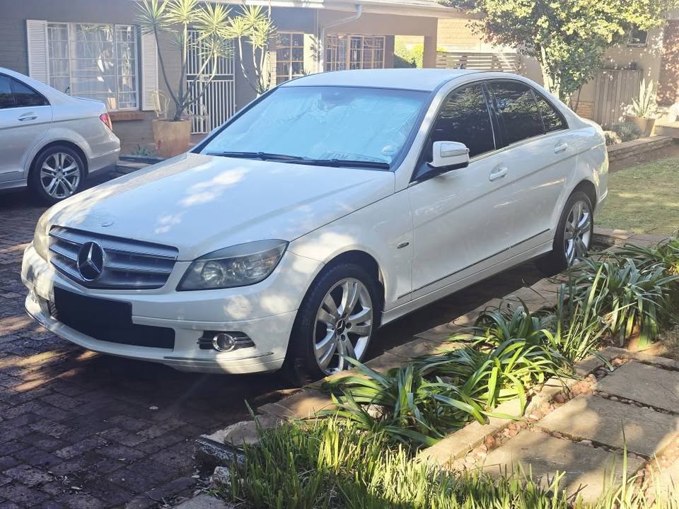 MERCEDES BENZ C220 CDi AVANT-GARDE 140xxxkm
