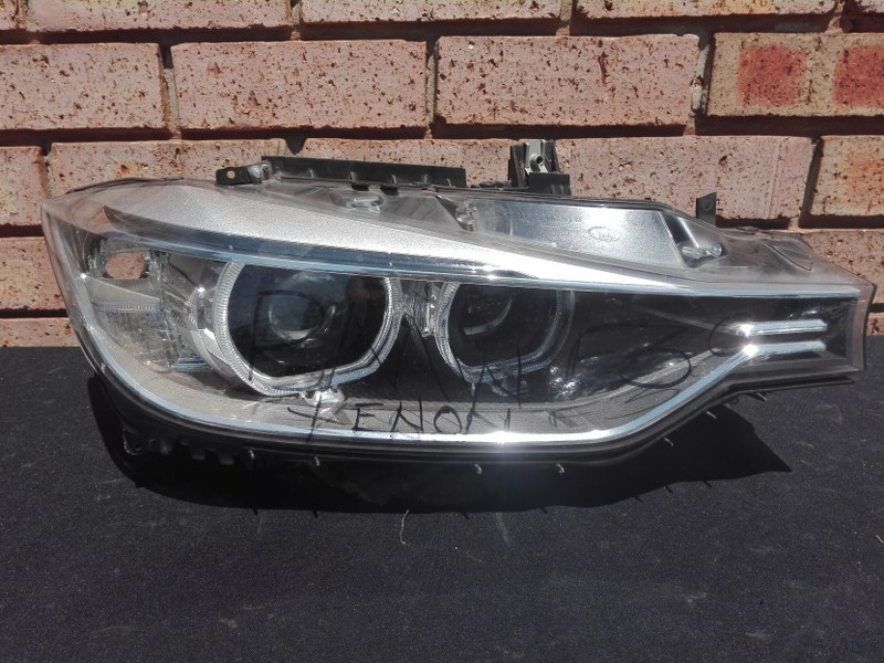 Bmw 3 Series F30 Xenon Headlight Right side - Private Seller Bmw 3 Series F30 Xenon Headlight Right side - Private Seller