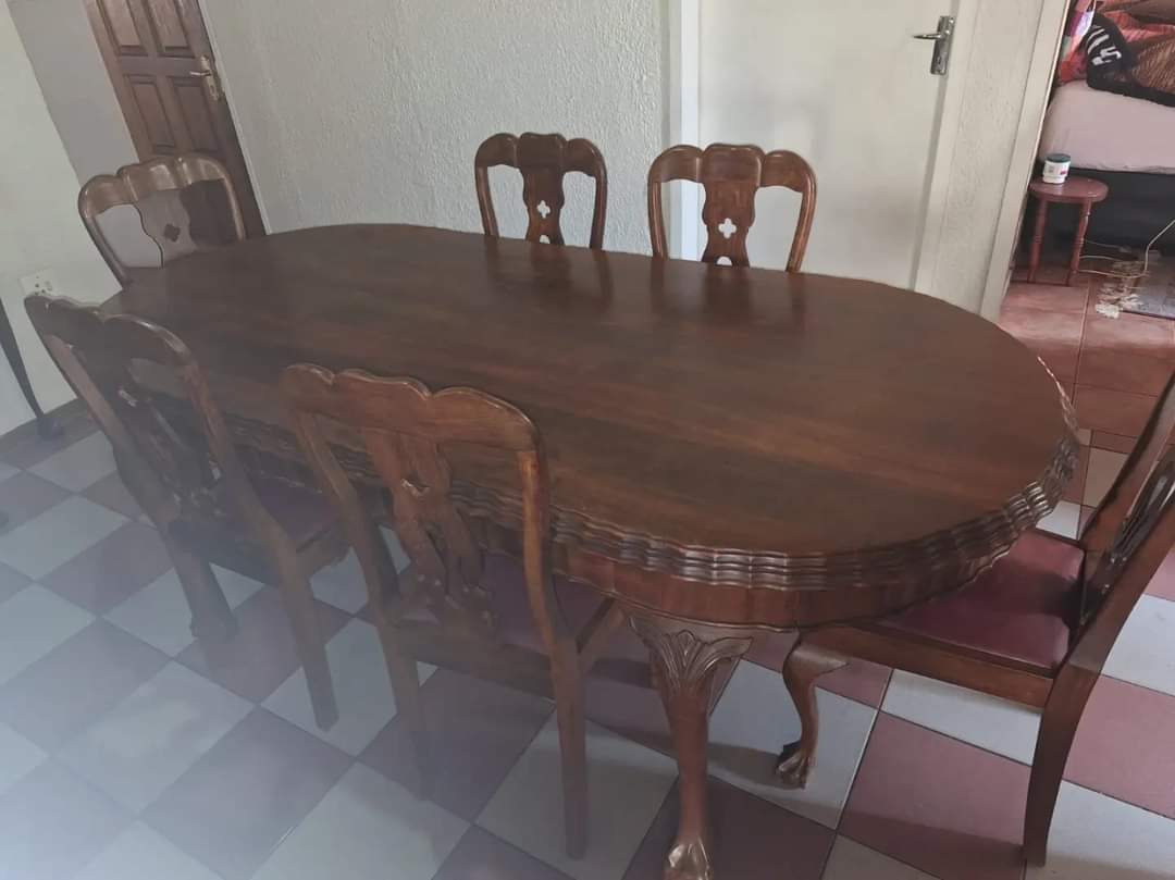 STUNNING IMBUIA DININGROOM SUITE AND DRESSER FOR SALE