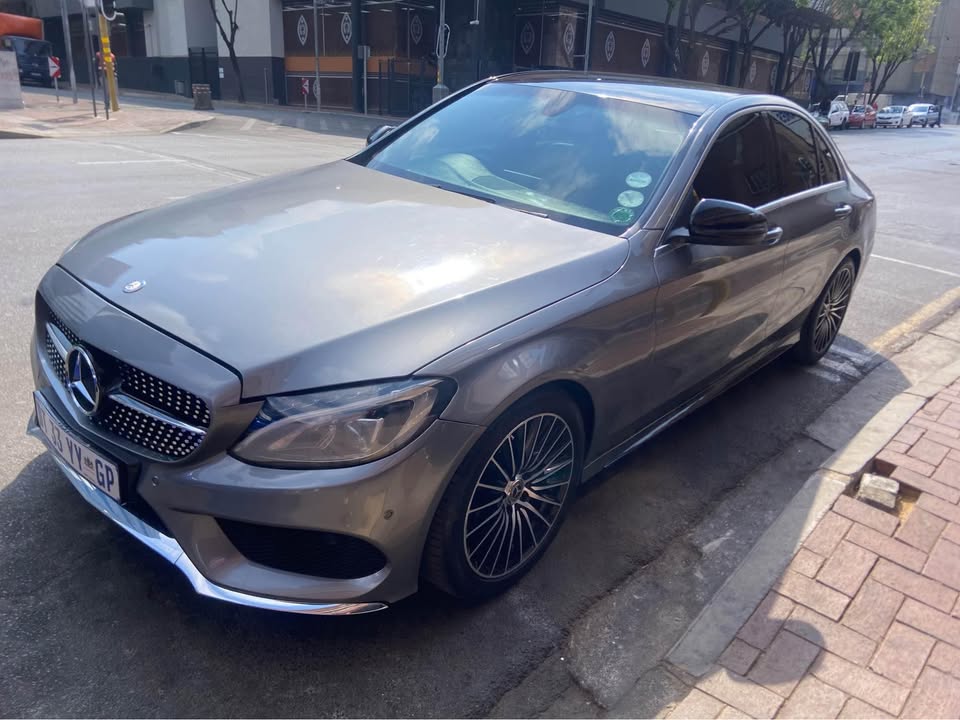 2017 MercedesBenz C200 AMG 131000km