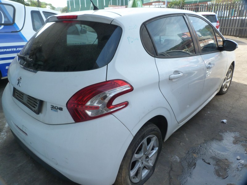 Peugeot 208 HDi 1.6 Diesel Manual 10JB White - 2013 SPARESBOYZ STRIPPING FOR SPA - Private Seller