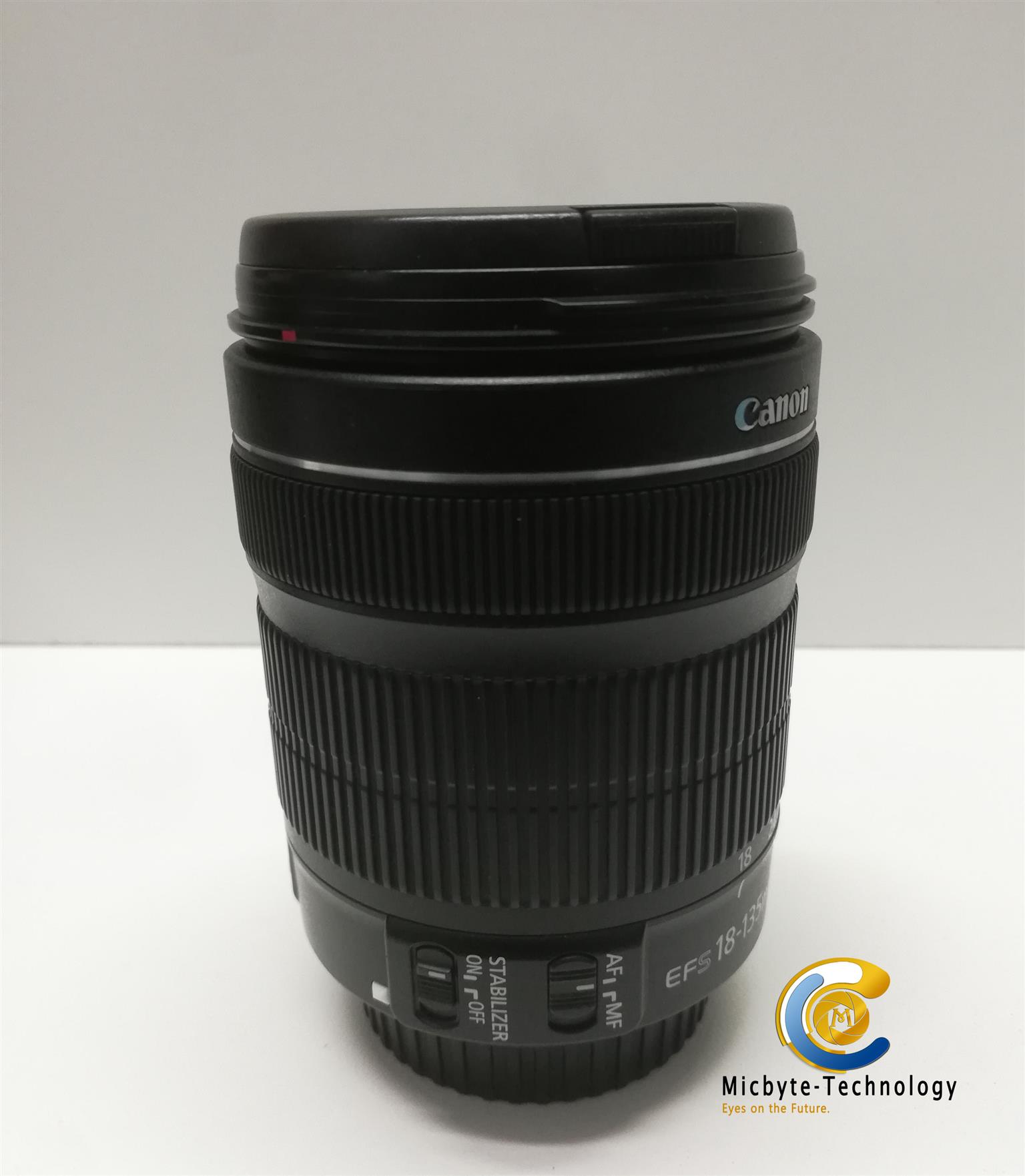 Canon EF-S 18-135mm F3.5-5.6 IS lens