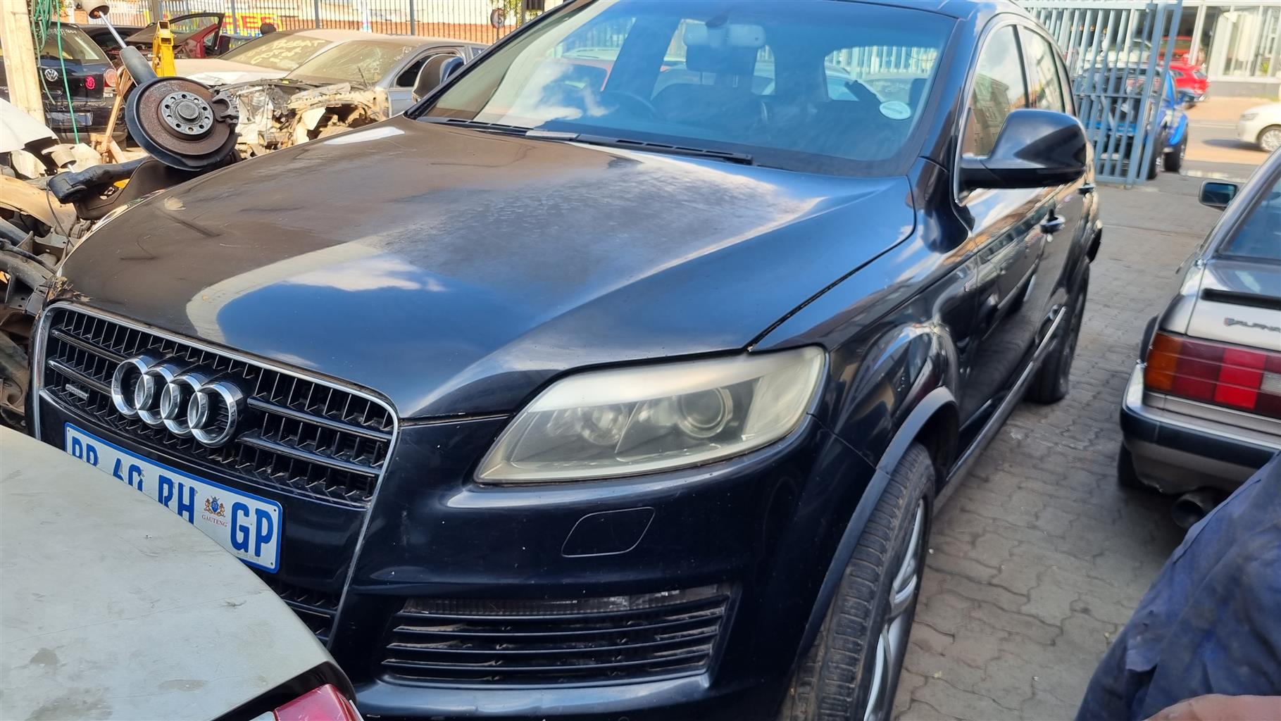 AUDI Q7 3,0 TDI QUATRO 2012 - Private Seller AUDI Q7 3,0 TDI QUATRO 2012 - Private Seller