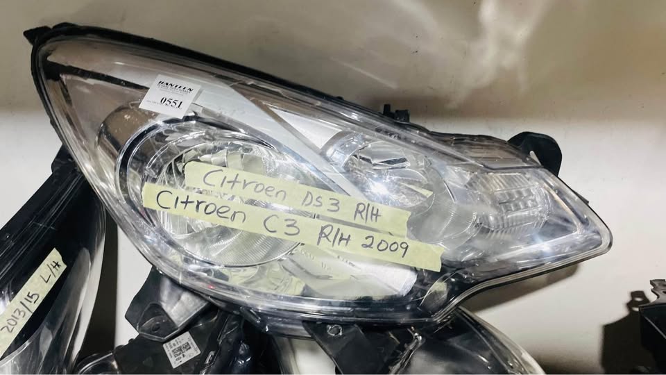Citroen C3/DS3 headlight 2009 - Private Seller