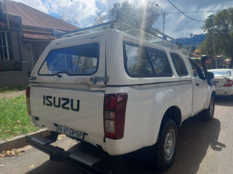 2020 Isuzu KB250 DMAX Single Cab, Canopy, Manual, White, 38000kms