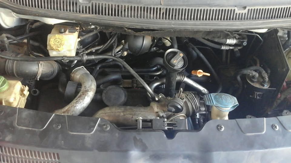 VW T5 2.5 TDI STRIPPING FOR SPARES GEARBOX AVAILABLE AS WELL - Private Seller VW T5 2.5 TDI STRIPPING FOR SPARES GEARBOX AVAILABLE AS WELL - Private Seller