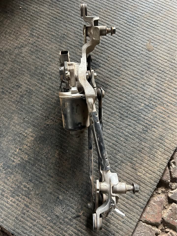 2019 Hyundai Accent Wiper Motor & Meg For Sale Call or WhatsApp - Private Seller