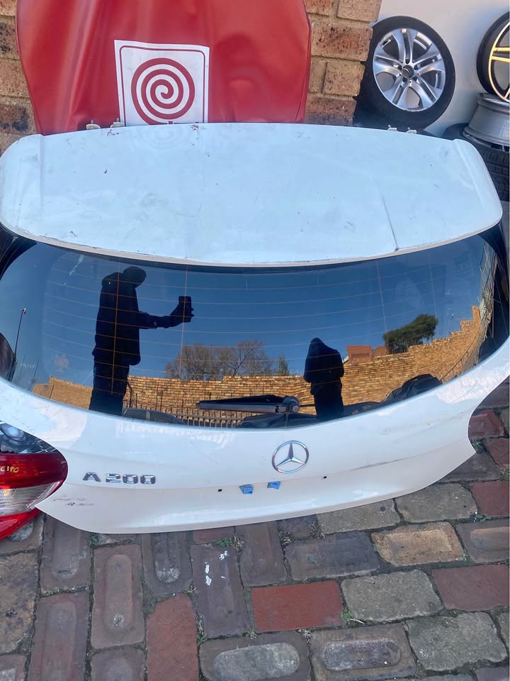 Mercedes Benz A176 tailgate