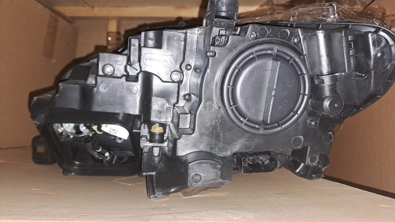 For Sale: New Single Xenon Headlight for Mercedes-Benz W166