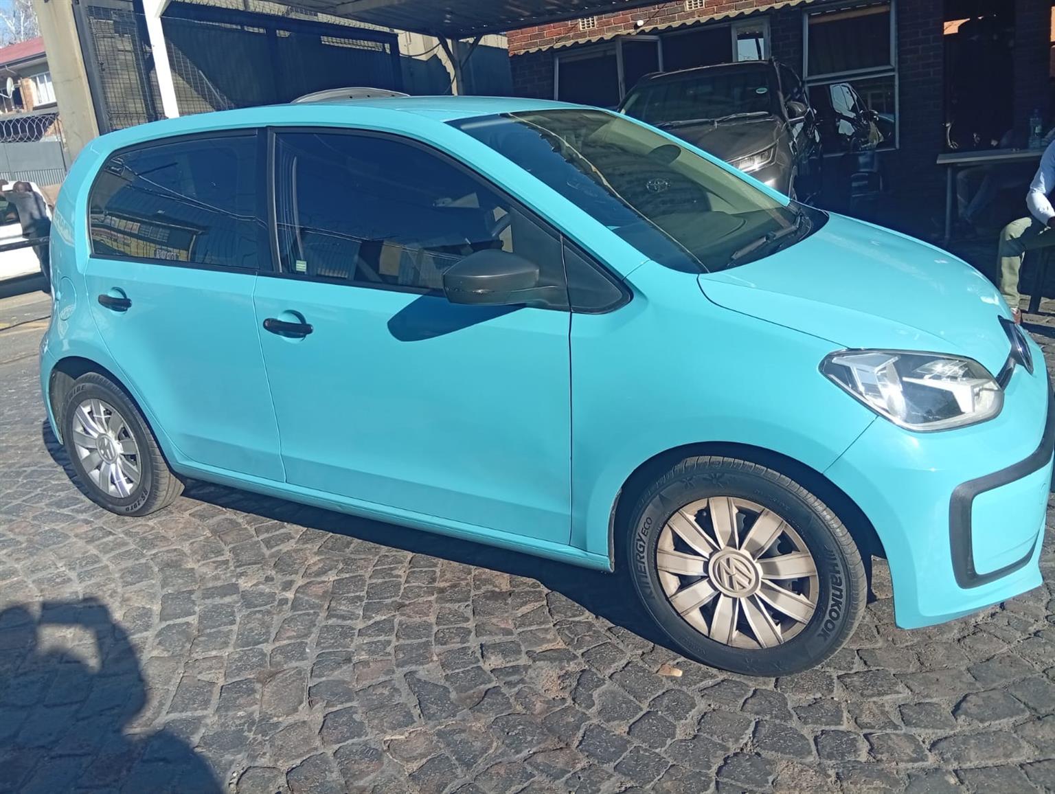 2020 Volkswagen up! Move up! 5-Door 1.0 Hatch 4,6 /100km Manual 114,000km Cloth