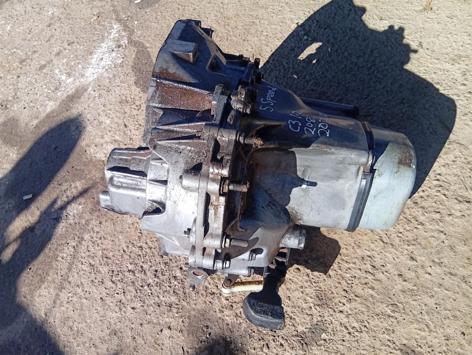 Citreon c3 Peugeot 207 308 5 speed manual gearbox - Private Seller