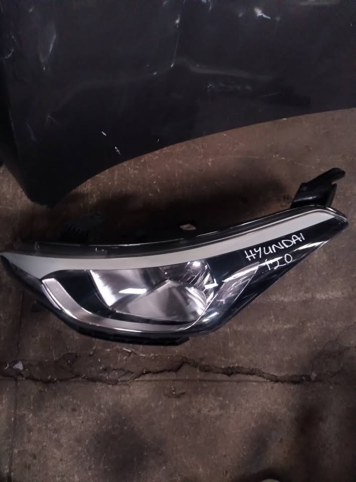 Hyundai I20 Headlight 2015 Lhs for Sale - Private Seller Hyundai I20 Headlight 2015 Lhs for Sale - Private Seller