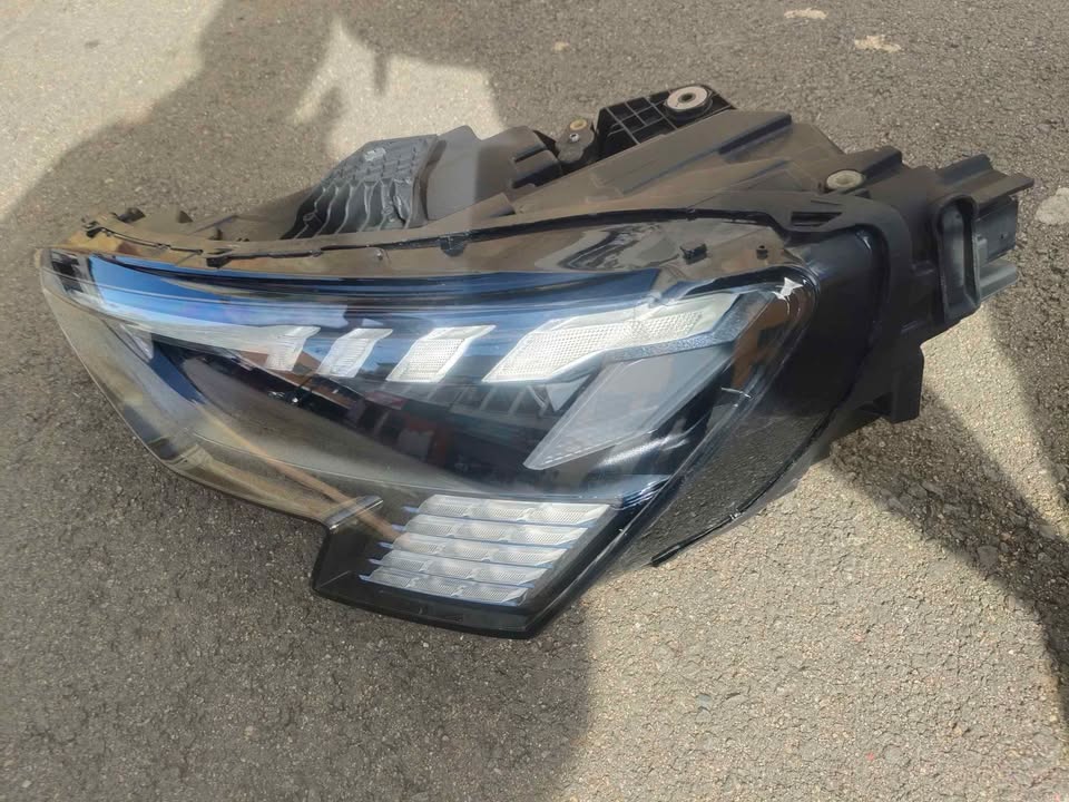 Audi RS3 left headlight 2023 - Private Seller