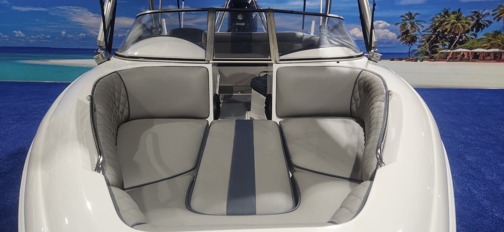 CLASSIC 210 ON TRAILER 300 HP SUZUKI 4 STROKE 2017 MODEL MOTOR 128 HOUR