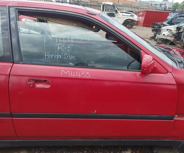 Honda Civic right door - Private Seller Honda Civic right door - Private Seller