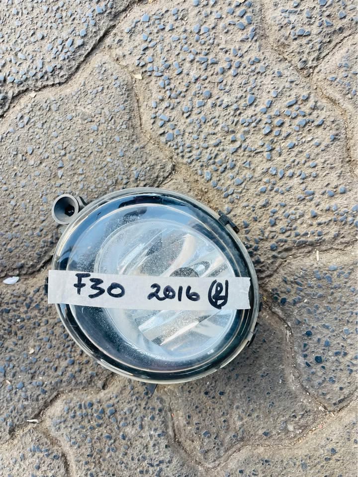 BMW F30 fog light 2016 - Private Seller