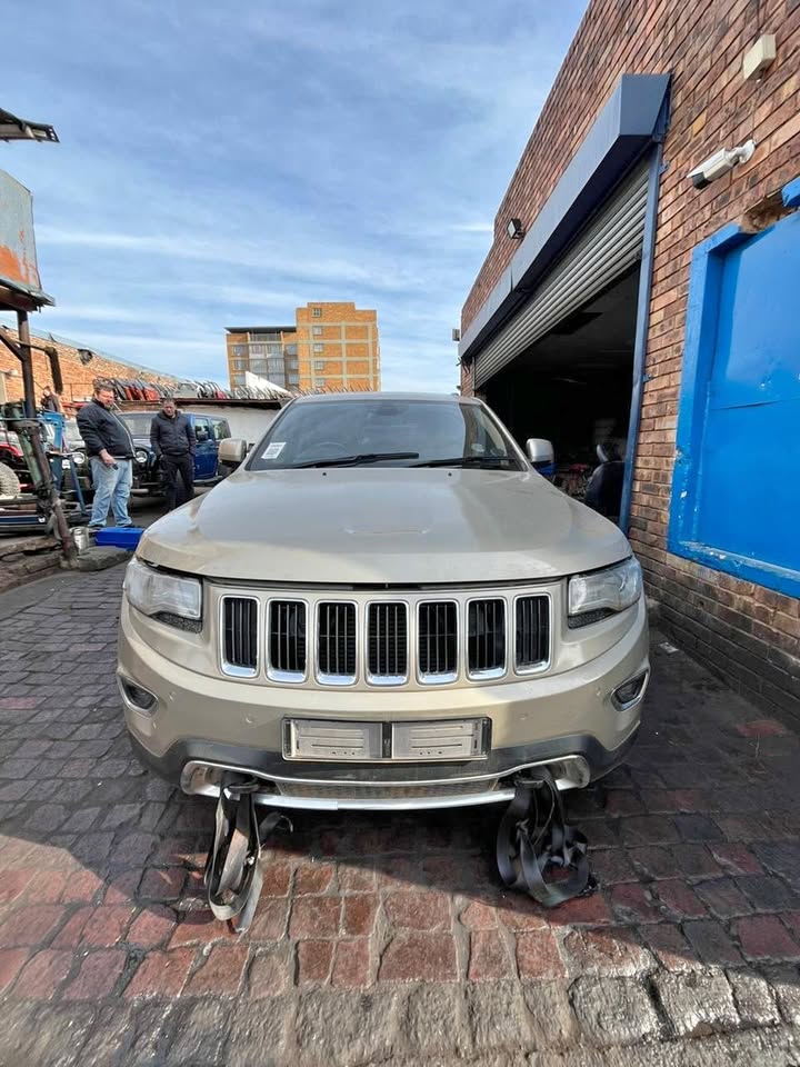 We are stripping this 2015 Jeep Grand Cherokee 3.0 Crd Wk2 - Private Seller We are stripping this 2015 Jeep Grand Cherokee 3.0 Crd Wk2 - Private Seller