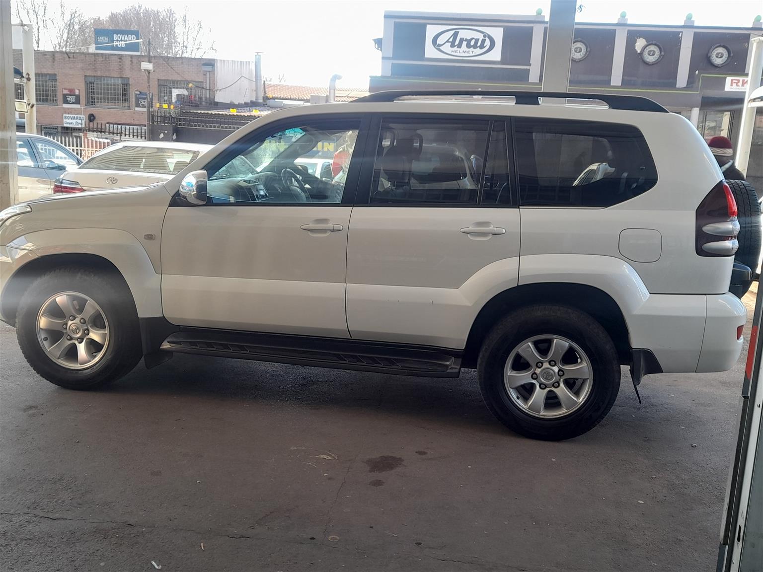 Pre-owned 2006 Toyota Land-Cruiser Prado V6 4.0