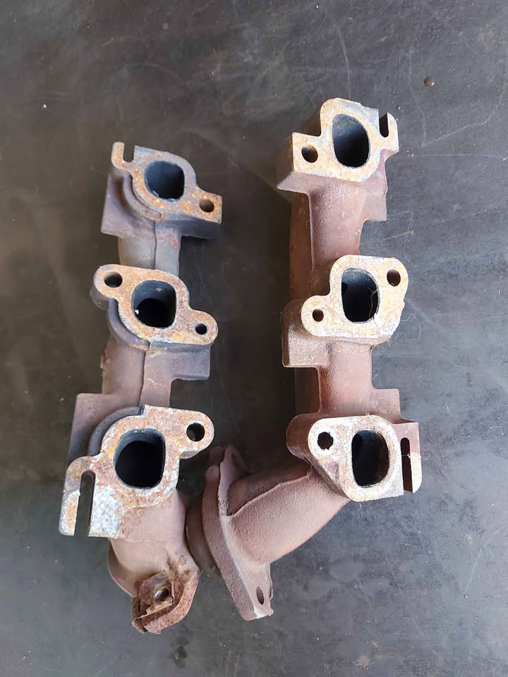 Used Jeep Cherokee KJ Exhaust Manifolds P/N 34105 & 34905