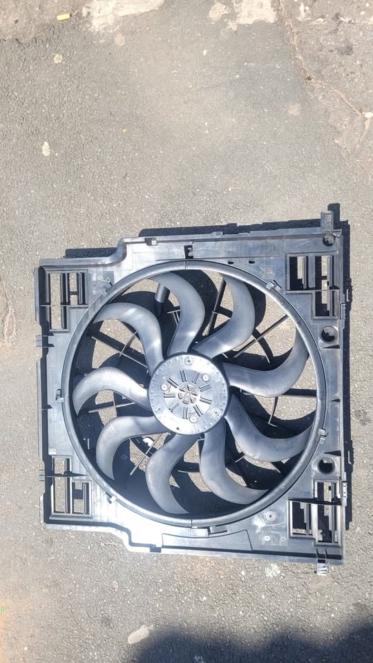 BMW X5 G05 Radiator Fan - Private Seller