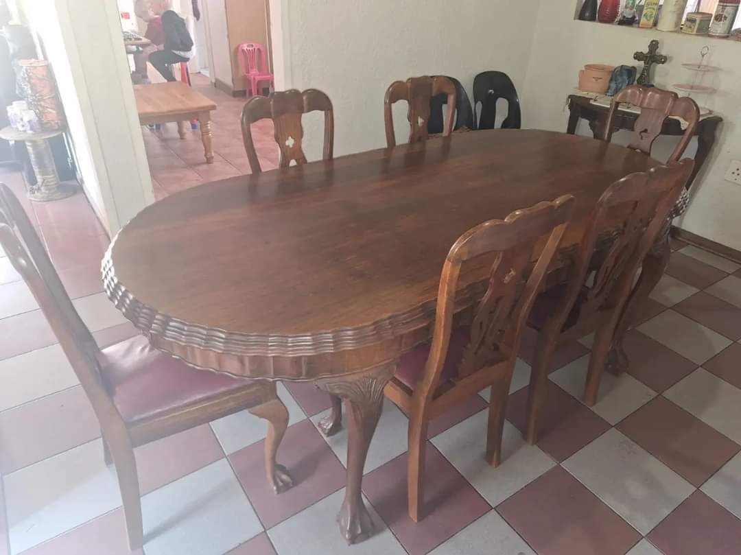 STUNNING IMBUIA DININGROOM SUITE AND DRESSER FOR SALE