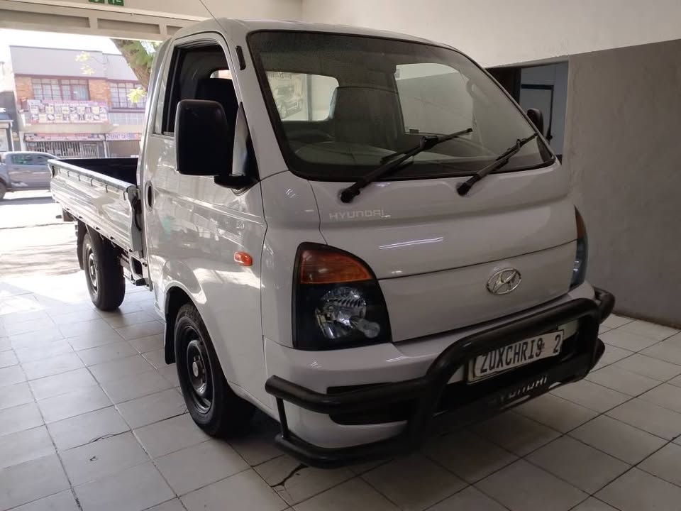 2015 HYUNDAI H100 2.6 CRDI MANUAL