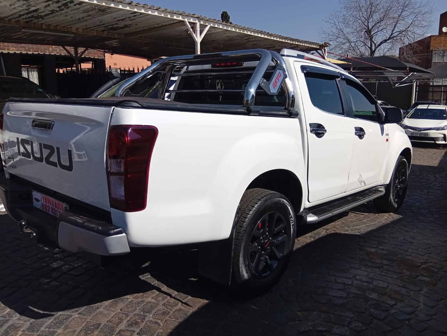2019 Isuzu KB250 DMax DoubleCab 4X2 Bakkie Manual Cloth Seats, RollBar,