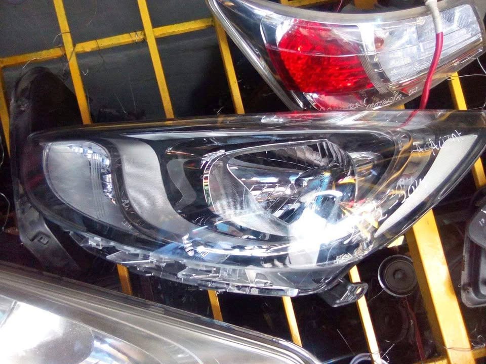 Hyundai accent headlight left side for sale - Private Seller Hyundai accent headlight left side for sale - Private Seller