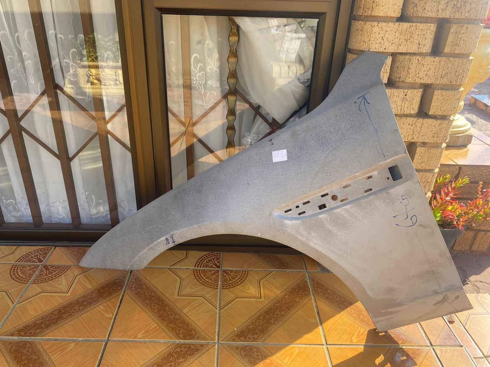 Jaguar XE front passenger fender forsale - Private Seller
