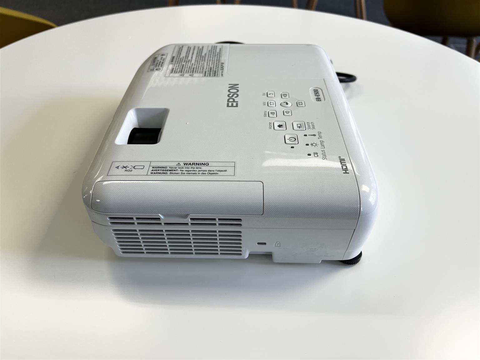 Epson EB E500 projector