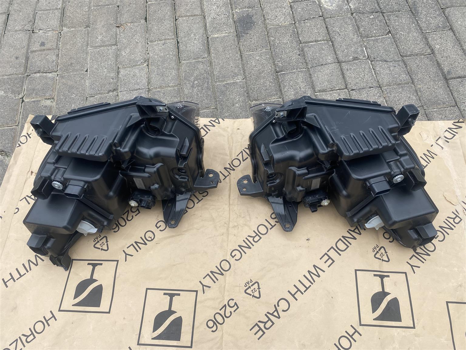 2025 VW AMAROK FULL LED HEADLIGHTS FOR SALE. IN EXCELLENT CONDITION - Private Seller