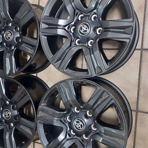 17inch Toyota Hilux/Fortuner rims set - Private Seller