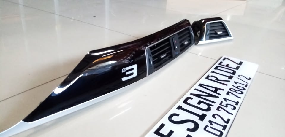 BMW DASH BOARD TRIMS & VENTS F30 340I - Private Seller BMW DASH BOARD TRIMS & VENTS F30 340I - Private Seller
