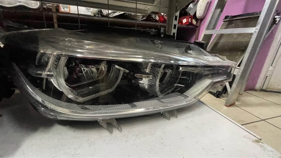 BMW 3 Series F30 LED HEADLIGHT - Private Seller