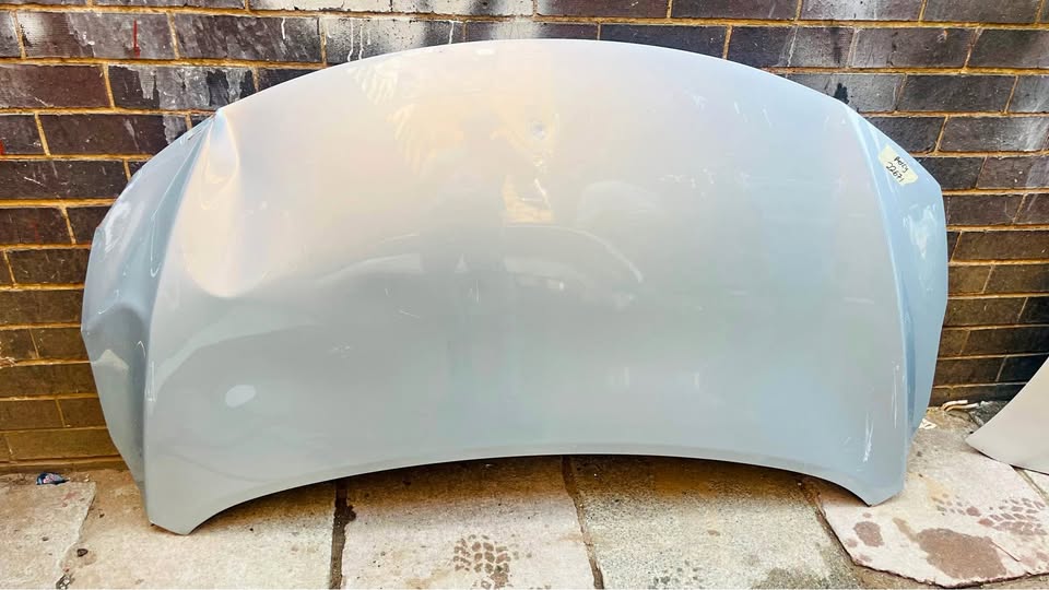 Toyota Starlet bonnet Suzuki Baleno bonnet - Private Seller Toyota Starlet bonnet Suzuki Baleno bonnet - Private Seller