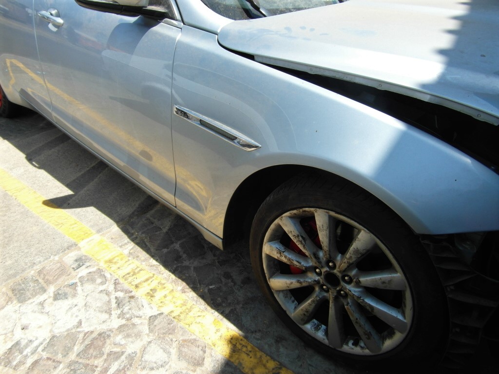 Jaguar XJ Fenders for sale | AUTO EZI
