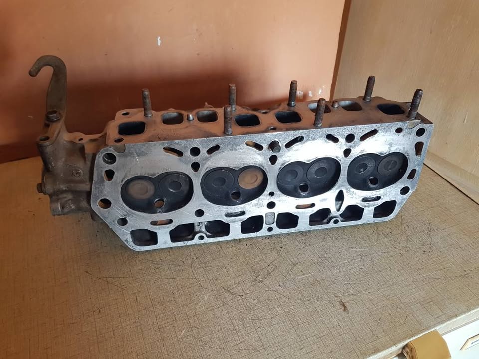 TOYOTA 2Y OR 3Y CYLINDER HEAD FORSALE