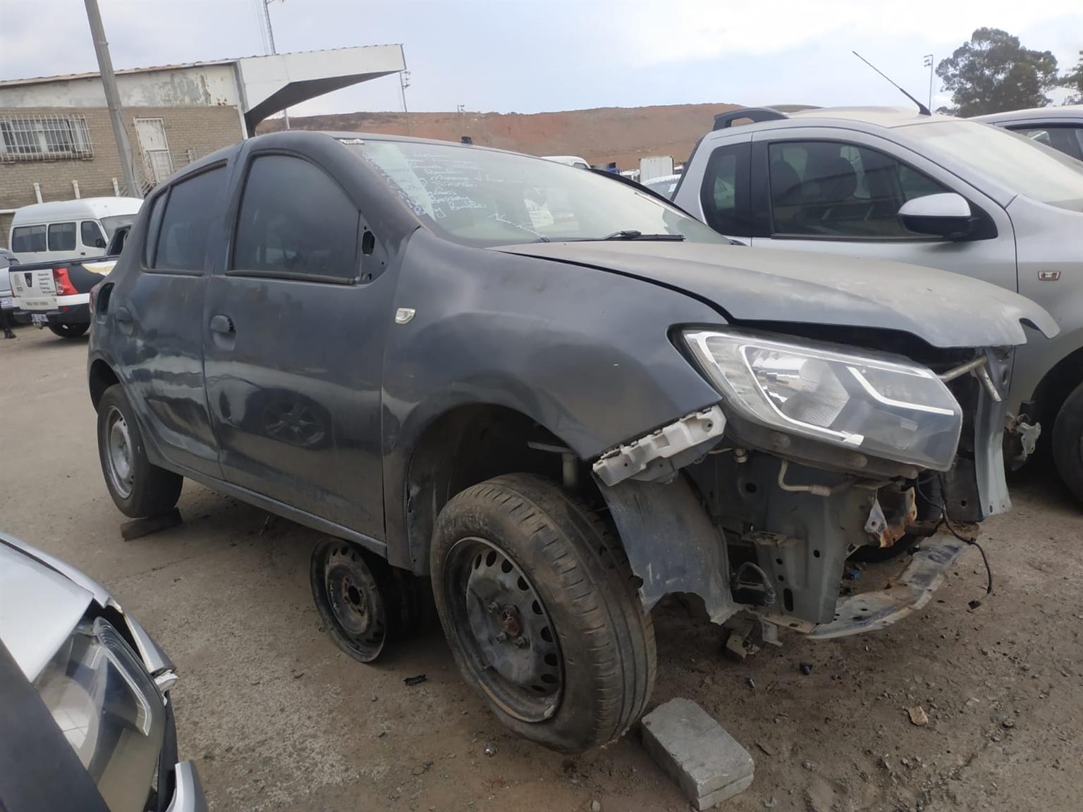 2019 Renault Sandero H4BA Manual transmission Stripping for spares - Private Seller 2019 Renault Sandero H4BA Manual transmission Stripping for spares - Private Seller